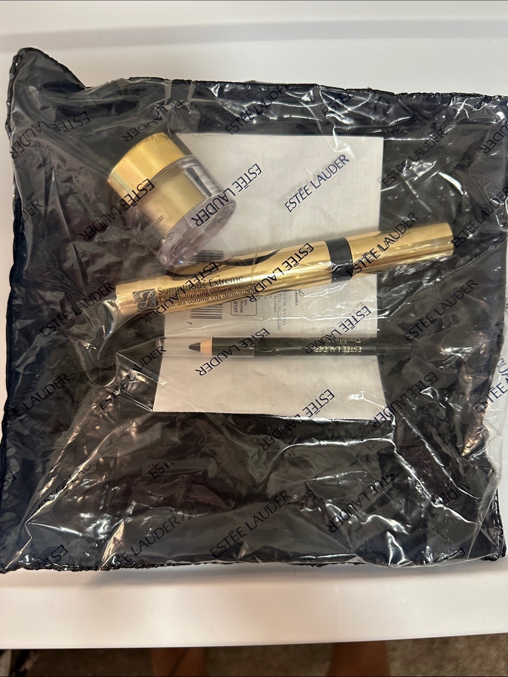 Estee Lauder Re-Nutriv Ultimate Diamond Eye Creme - Gold & Clear